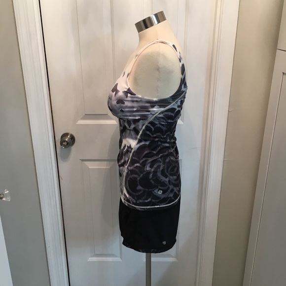 Lululemon tank black AMALA TANK - Picture 6 of 8